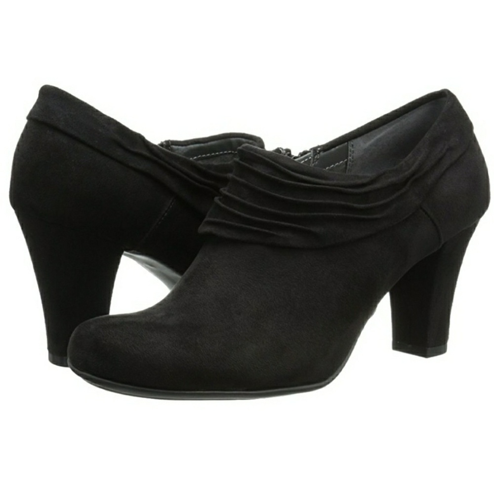 Aerosoles starring role heels, 8.5. New in box!